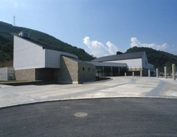長野県立歴史館の外観写真